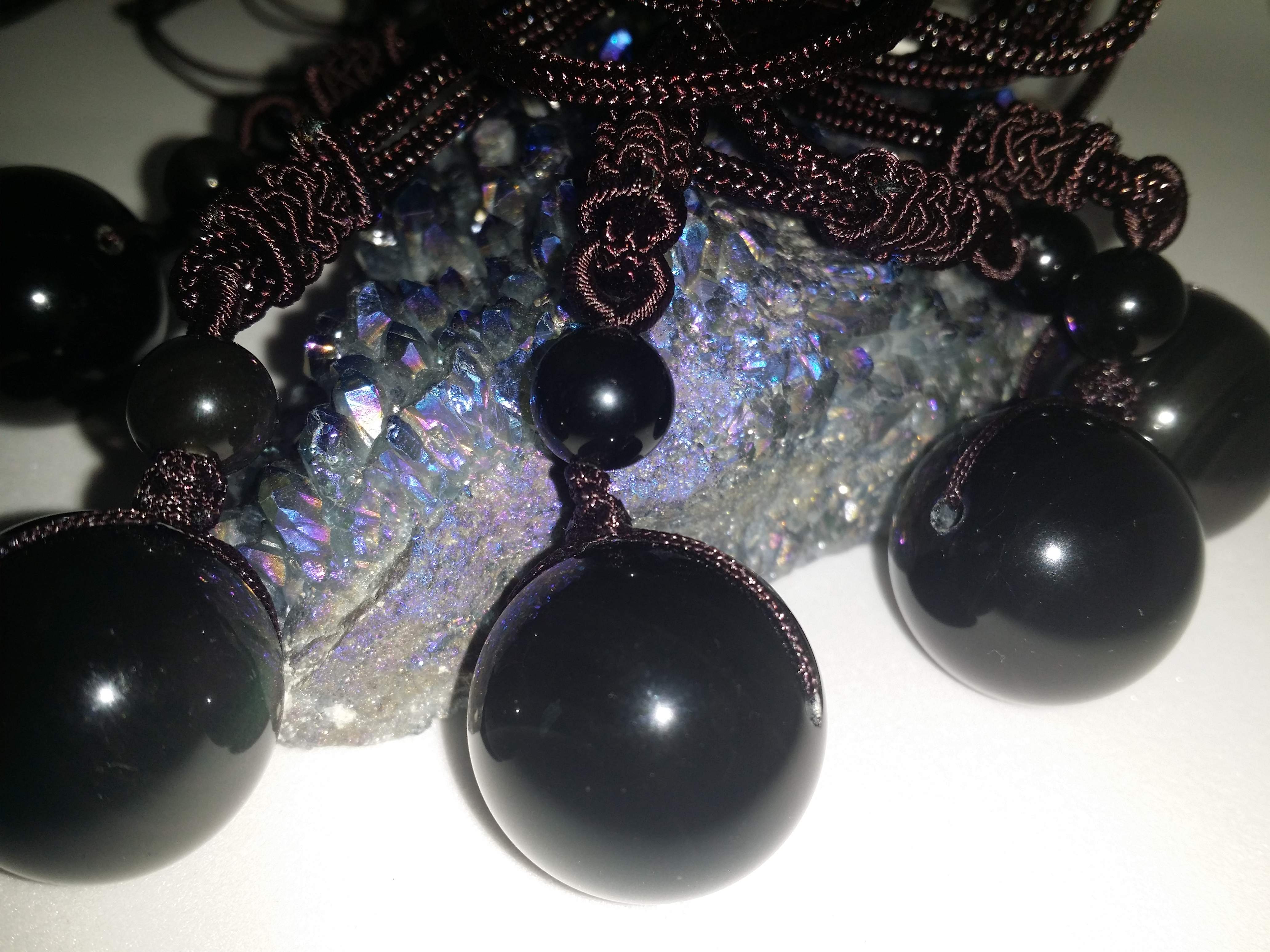 Obsidiaan bol/Obsidian bead