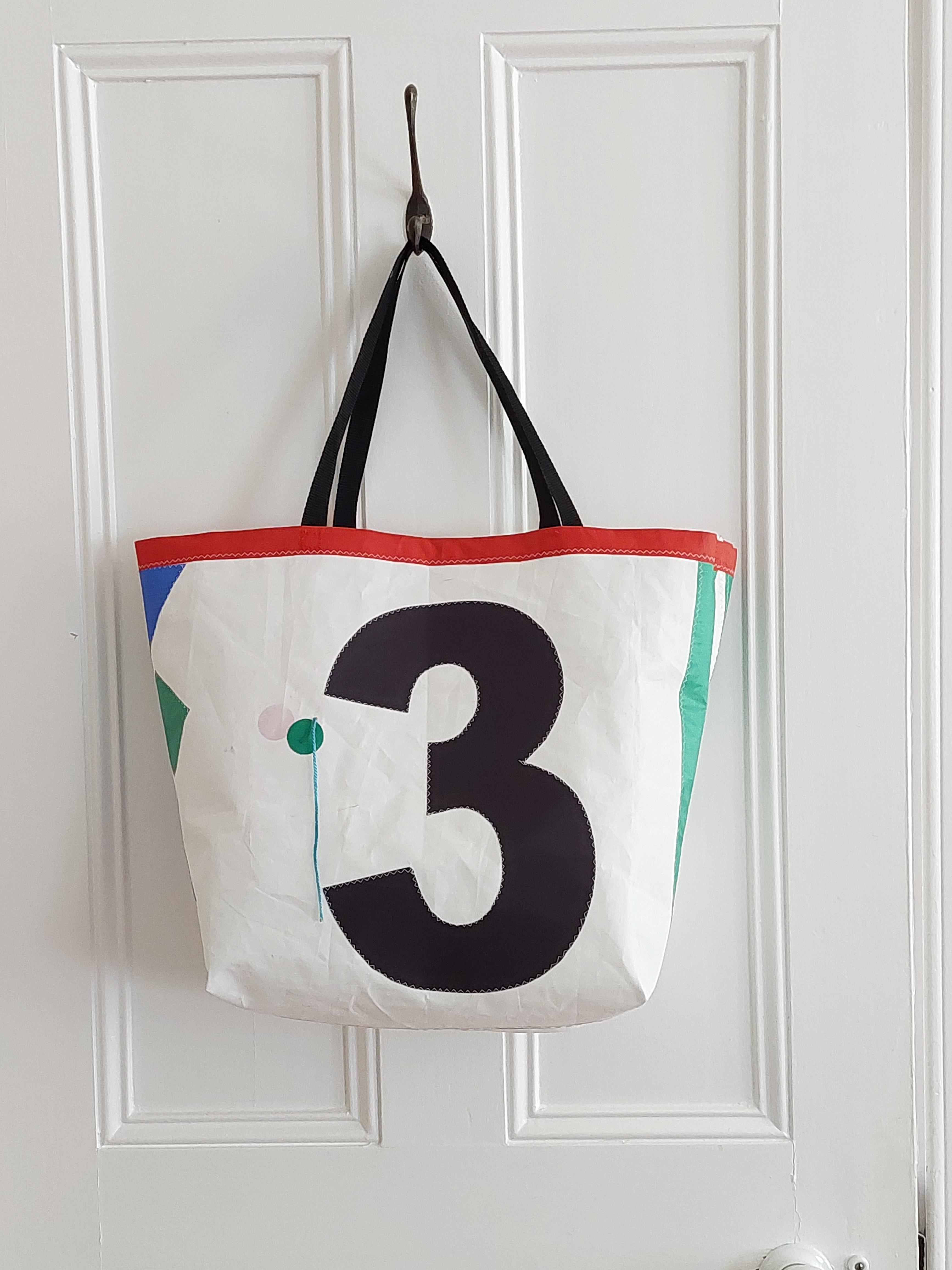 Standard tote bag with Number 3 - €75