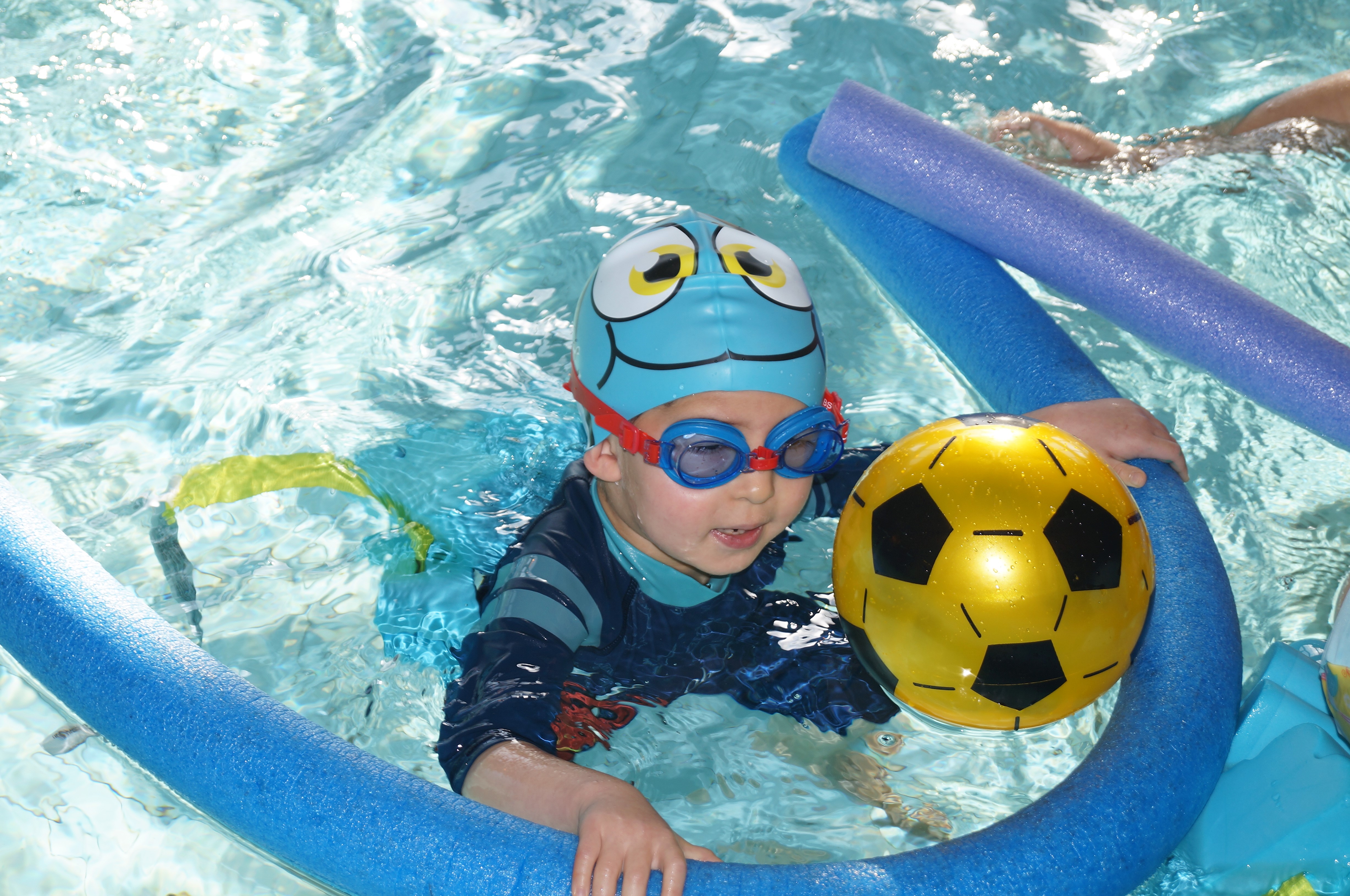 Nursery Sponsored Swim Exceeds £1,000 for KEMP for Kids