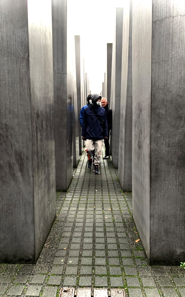 biko2021_holocaust_memorial_c_marie_francine_kwizera_600x960jpg