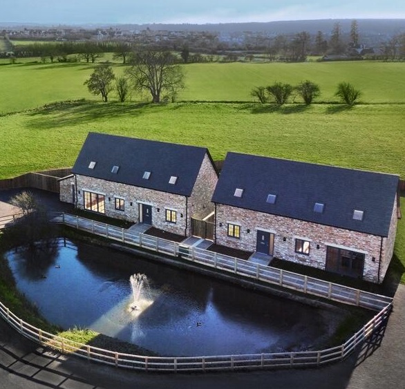 2 Detached House Near Ware