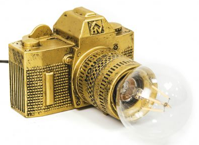 HouseVitamin, goudkleurige camera lamp