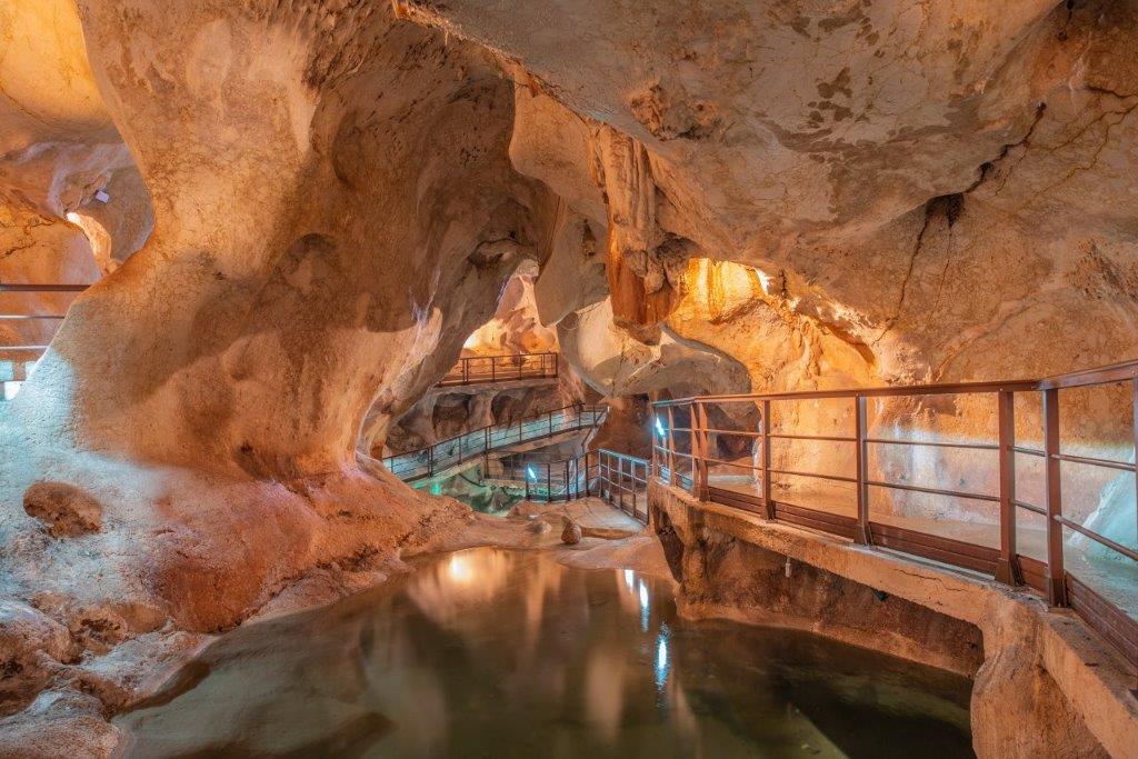 Cueva del Tesoro in Rincón de la Victoria viert 50-jarig jubileum met opwindende festiviteiten