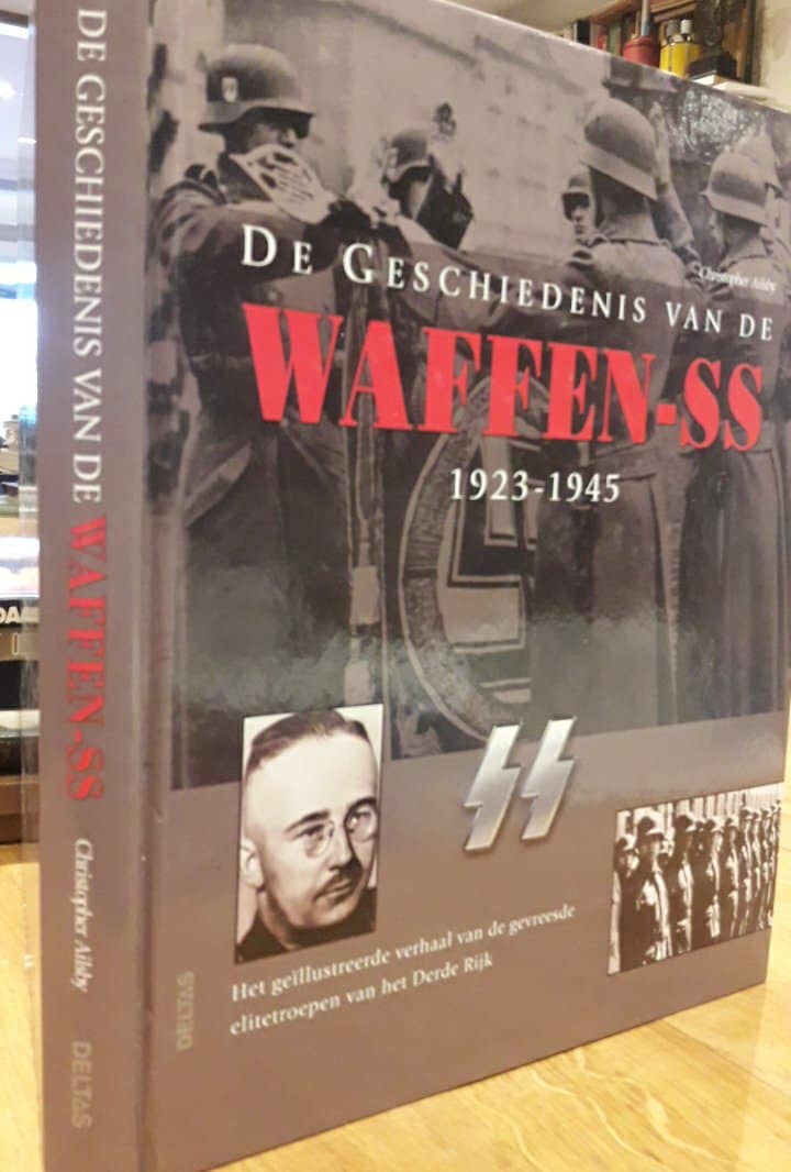 De geschiedenis van de WAFFEN SS / Fotoboek 224 blz