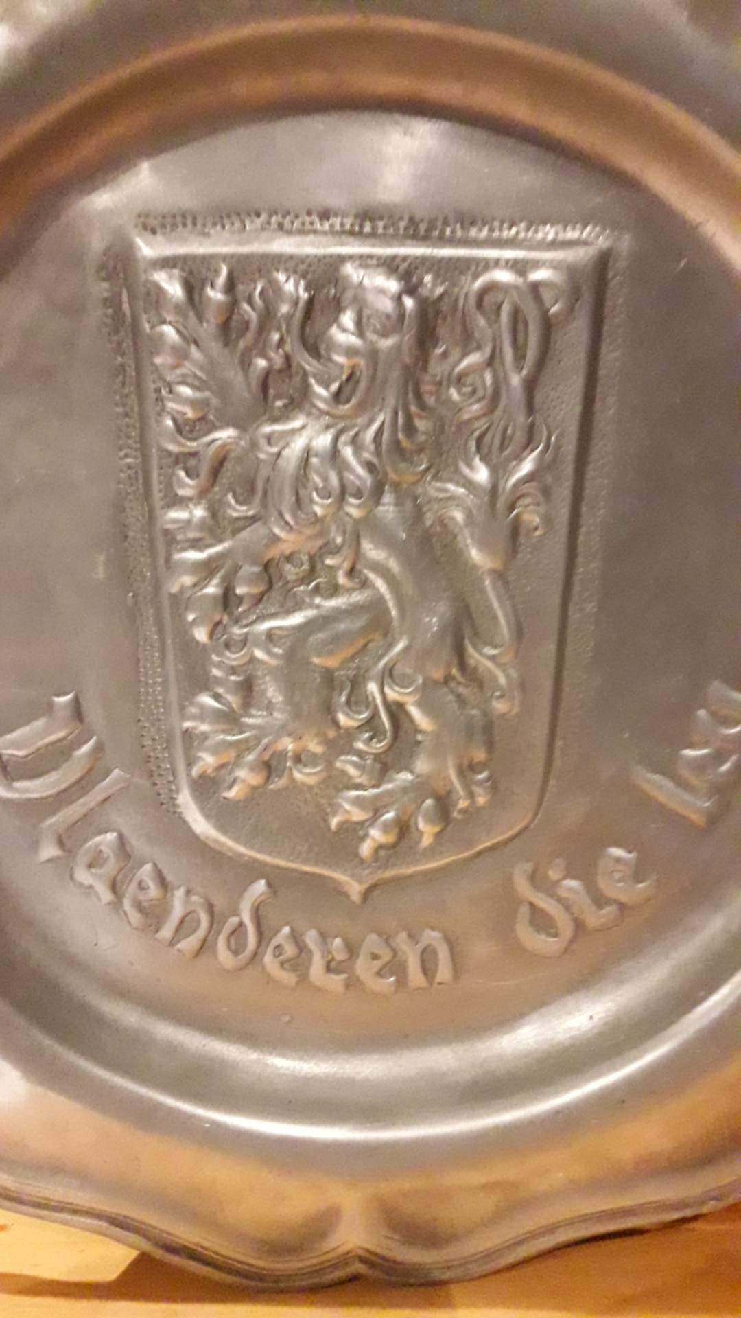 Tinnen bord Vlaamse leeuw met kwaliteitsstempel - 30 cm