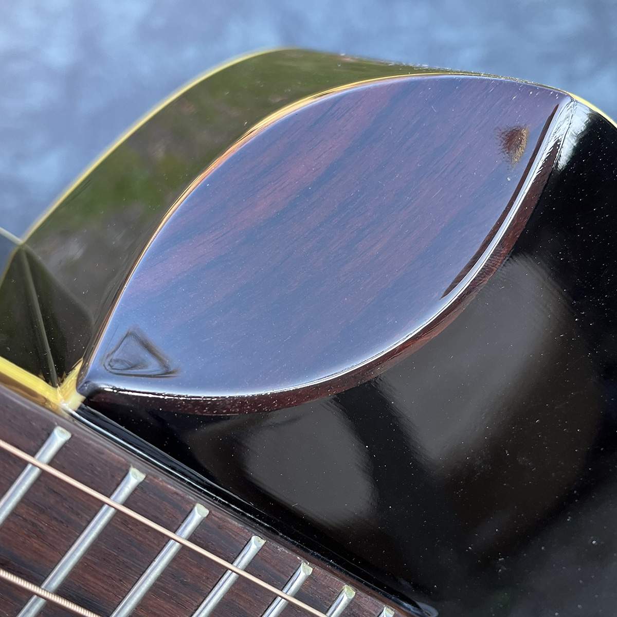 aNueNue Solid Cedar Acoustic Bass