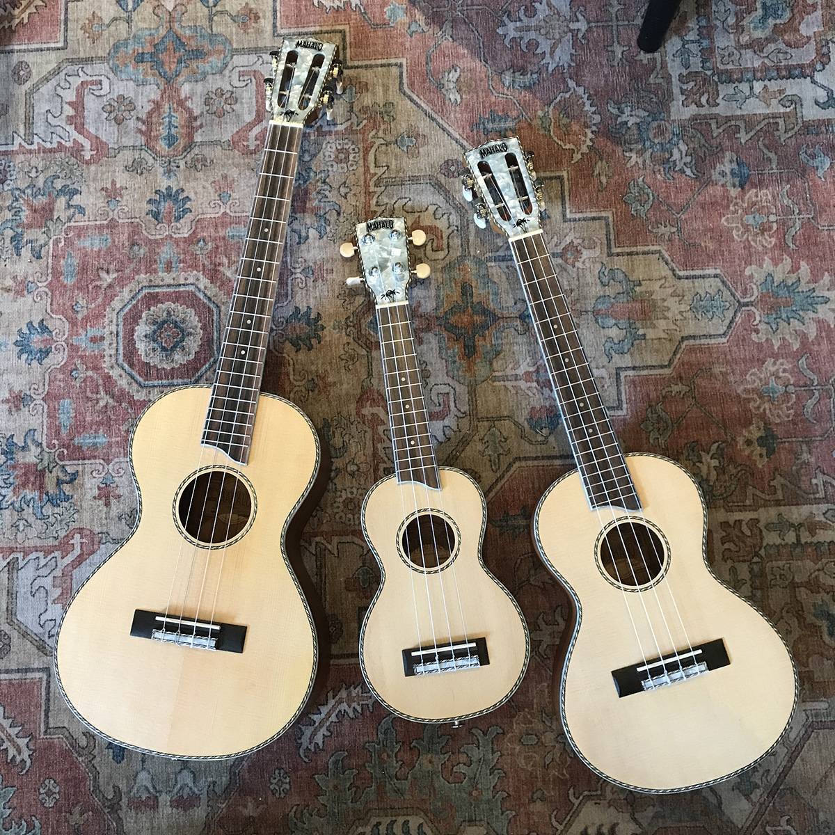 Mahalo Concert ukulele Pearl