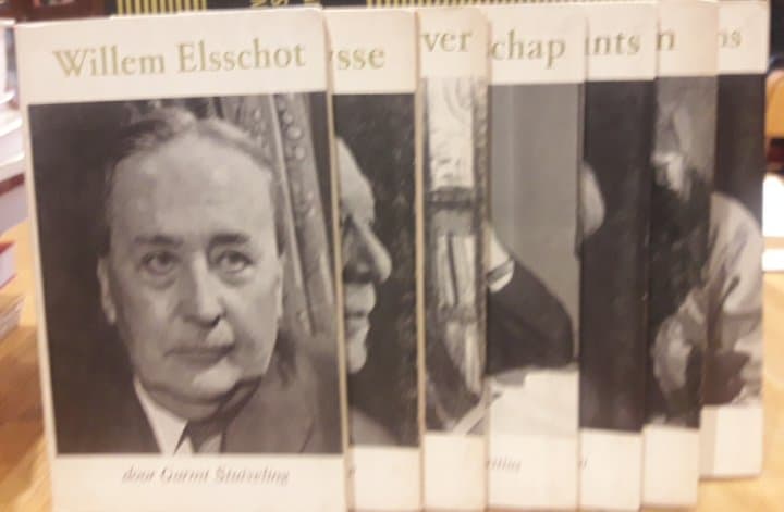 7 boekjes over bekende  Vlaamse schrijvers oa Elschot , Walschap en andere ...